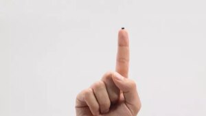 Questa start-up francese produce microbatterie ricaricabili delle dimensioni di un pangrattato