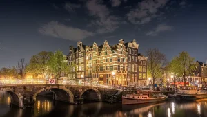 Amsterdam, Londra e Parigi si sono classificate tra le migliori città al mondo per i viaggi accessibili