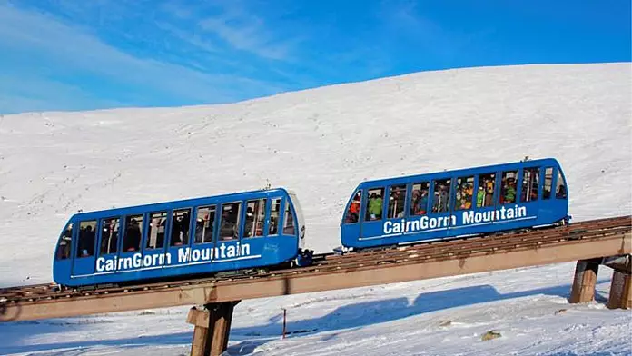 Funicolare di Cairngorm in Scozia: la ferrovia più alta del Regno Unito riaprirà per parte della stagione sciistica