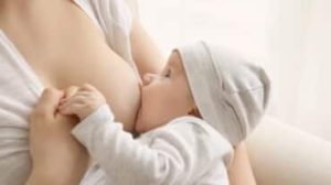 Gemelli che allattano