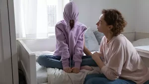 Gli scienziati ritengono che il COVID possa aver alterato le nostre personalità, in particolare i giovani adulti