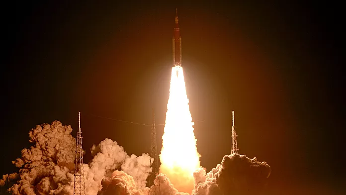 Il lancio del razzo Artemis 1 della NASA dà il via al tanto atteso viaggio verso la Luna