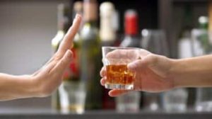 L'alcol aumenta il rischio di problemi digestivi