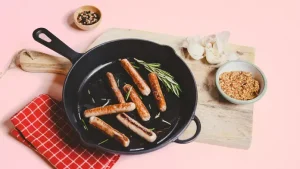 Le aziende producono carne senza macellazione, quindi perché non è in vendita nei negozi?