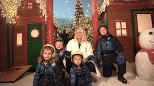 Babbo Natale sta arrivando a Dubai: si prepara al Natale nel deserto