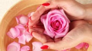 Consigli per fare l'acqua di rose