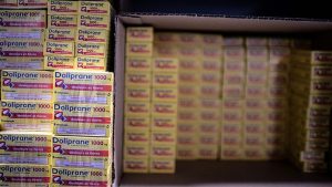 La carenza di farmaci in Europa: cosa sappiamo delle scarse forniture di farmaci, dall'amoxicillina al paracetamolo