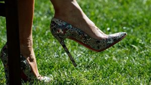 La massima corte europea stabilisce che Amazon non dovrebbe vendere scarpe Louboutin contraffatte a terzi