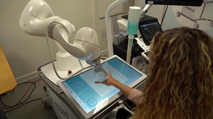 Questo robot ad ultrasuoni che controlla i pazienti per l'artrite reumatoide potrebbe ridurre le liste d'attesa degli ospedali