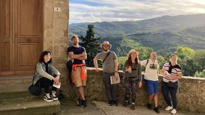 Hai sempre voluto vivere in Italia?  Abbiamo creato una comunità di lavoro a distanza tra le montagne toscane