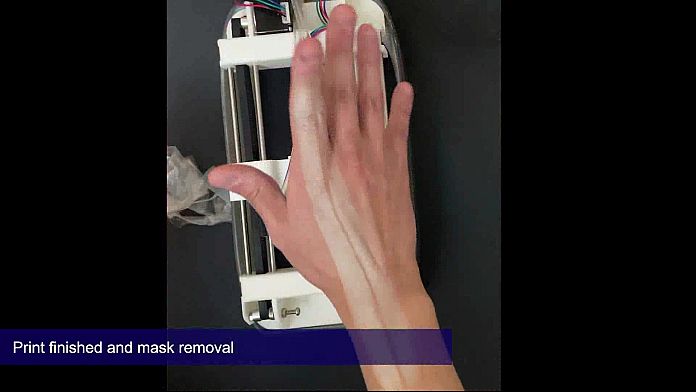 La nuova smart skin spray utilizza l'intelligenza artificiale per interpretare i comandi attraverso i movimenti e i gesti delle mani