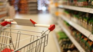 L'inflazione in Europa sta diminuendo, ma i prezzi dei prodotti alimentari stanno aumentando.  Chi paga di più e per cosa?