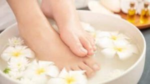 piedi che odorano di aceto