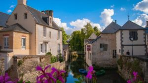 Quali sono i due paesi dell'UE che si contendono il titolo di destinazione più visitata al mondo?