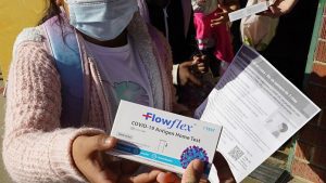 Gli esperti sanitari avvertono di un "apartheid diagnostico" poiché i paesi ricchi accumulano strumenti di test