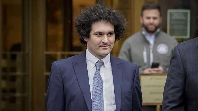 Il fondatore di FTX Sam Bankman-Fried rischia fino a 155 anni di carcere dopo l'annuncio di nuove accuse di frode