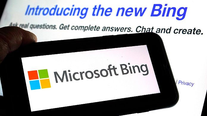 Microsoft implementa il suo chatbot AI sull'app Bing su iPhone e Android