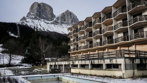 Stazioni sciistiche francesi: come una città senza neve si è rimessa in cartina geografica