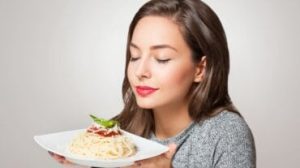 come controllare il desiderio di cibo