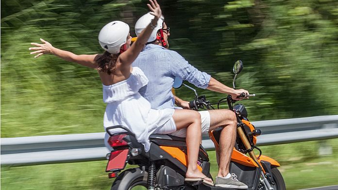 Bali vieta ai turisti di noleggiare motociclette per reprimere i cattivi comportamenti