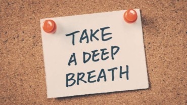 Come respirare profondamente per migliorare la capacità polmonare: racconta un esperto di yoga