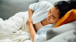 esercizi da evitare durante le mestruazioni