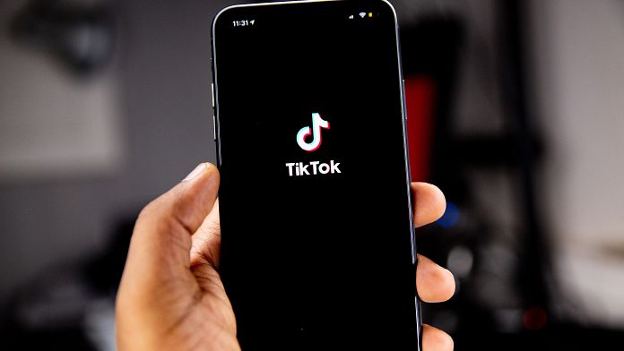 Il Regno Unito diventa l'ultimo paese a vietare TikTok dai dispositivi governativi