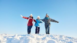 Multe, controlli carcerari e aeroportuali: sanzioni europee per chi porta i figli fuori da scuola per le vacanze
