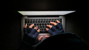 Hacker russi "creativi" che sfruttano le telecamere a circuito chiuso nei caffè in Ucraina, affermano gli Stati Uniti