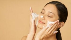 consigli per la cura della pelle per l'ondata di caldo