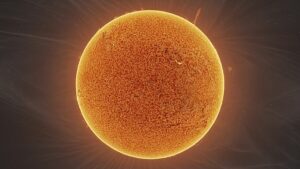 In che modo un fotografo del cortile ha contribuito a creare questo scatto straordinariamente dettagliato del sole