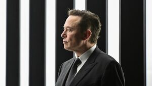 TruthGPT: Elon Musk afferma che sta lavorando a un'intelligenza artificiale per contrastare ChatGPT "politicamente corretto".