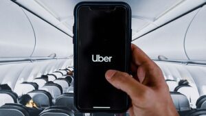 Gli utenti Uber nel Regno Unito potranno prenotare voli sull'app entro questa estate