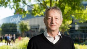 Il "Padrino dell'IA" Geoffrey Hinton lascia Google per mettere in guardia contro la minaccia della tecnologia per l'umanità