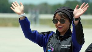 La prima donna astronauta dell'Arabia Saudita è stata lanciata nello spazio con un razzo SpaceX