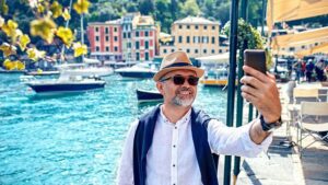 Portofino ha introdotto "zone di non attesa" per impedire ai turisti di mettersi in posa per i selfie