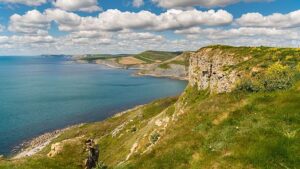 Ambientazioni di Indiana Jones e Willy Wonka: 2023 film per ispirare la tua prossima vacanza