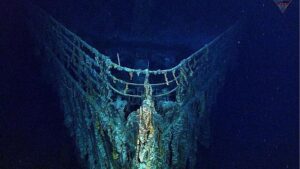 Il sottomarino turistico Titanic scompare nell'Oceano Atlantico, dando il via a un'operazione di ricerca