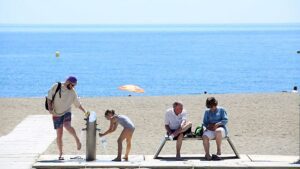 Ondate di caldo, piogge torrenziali e incendi boschivi: il cambiamento climatico sta arrivando per le tue vacanze estive?