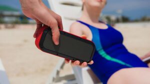 Avviso di viaggio: ascoltare musica sulla spiaggia potrebbe comportare una multa di € 36.000 in questo paese