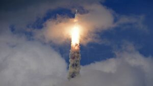 Chandrayaan-3: l'India lancia un lander e un rover per esplorare la superficie lunare