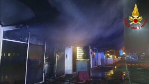 La principale destinazione turistica italiana sospende tutti i voli in partenza fino a mercoledì