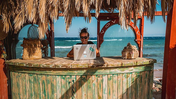 Vuoi essere un nomade digitale?  Questi lavori remoti richiedono un'esperienza minima