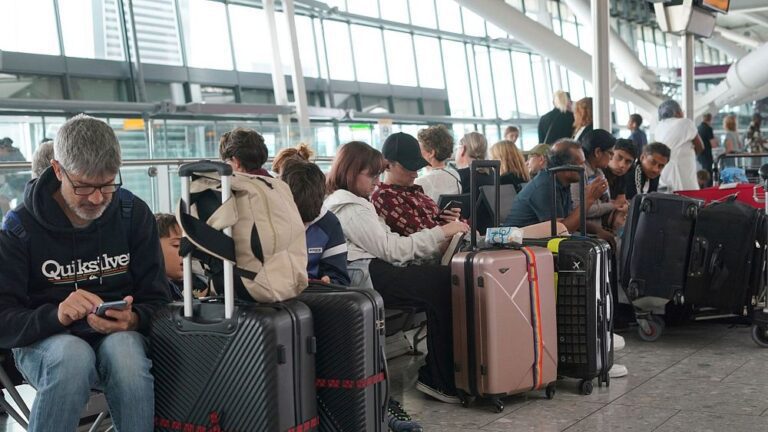 Caos nel controllo del traffico aereo: tutto ciò a cui hai diritto se il tuo volo è in ritardo o cancellato