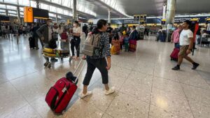 L’epidemia di Gatwick COVID costringe l’aeroporto di Londra a limitare i voli fino a domenica