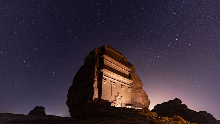 Monumenti antichi, chef di livello mondiale e una scena artistica che rivaleggia con Parigi: benvenuto ad AlUla