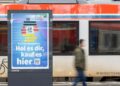 Viaggiare a buon mercato: la Germania continua ad offrire Deutschlandticket per i trasporti pubblici a 49 € nel 2024 42 A man passes by an advertising for the Deutschlandticket (Germany Ticket) at a train station in Frankfurt, Germany, Monday, May 1, 2023.