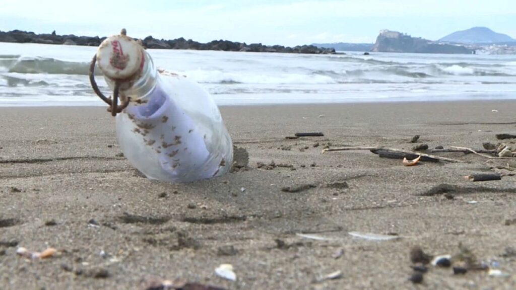 Message in a bottle: Italian finds Spanish child