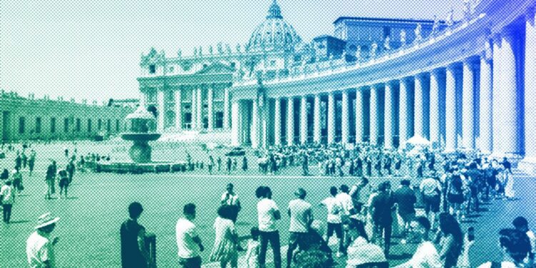 I viaggi di vendetta svaniscono, lasciando gli alloggi europei con una spinta di fiducia 35 Tourists and faithful wander in St Peter