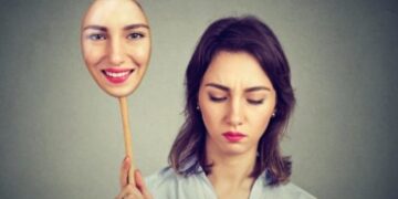 10 modi per gestire i falsi colleghi al lavoro 27 Colleghi falsi